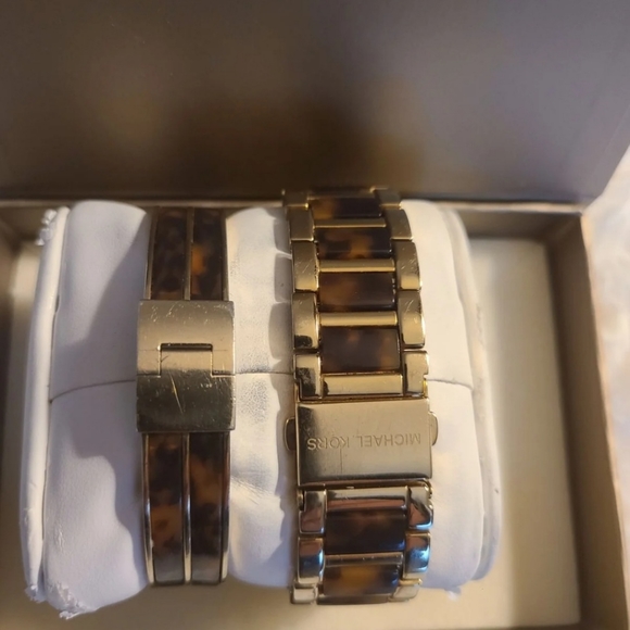 MK Tortoise Watch with matching bracelet - Picture 2 of 3